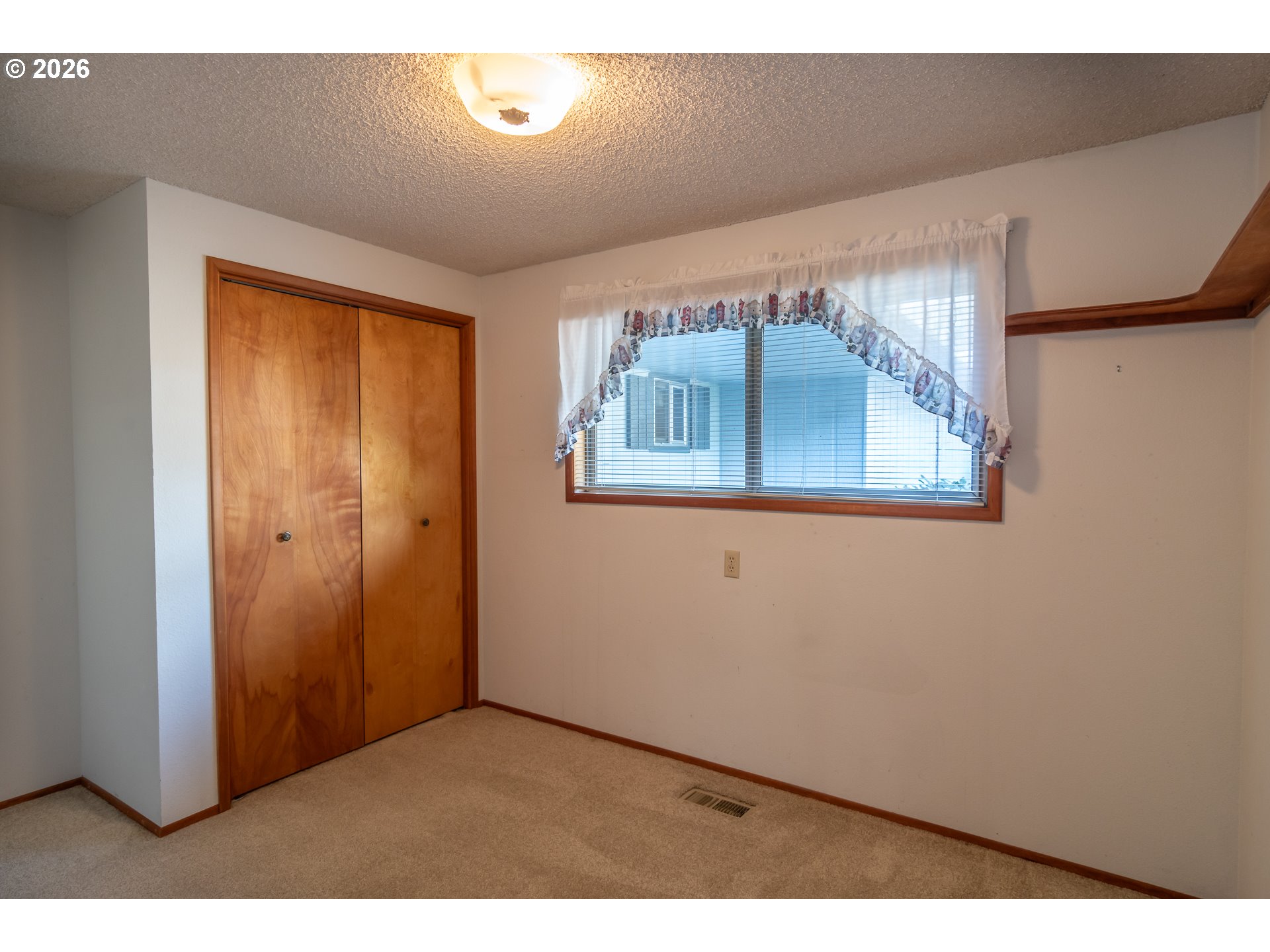 82 N RIVER DR