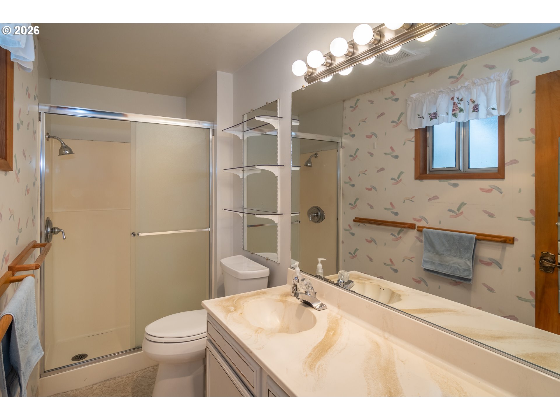 82 N RIVER DR
