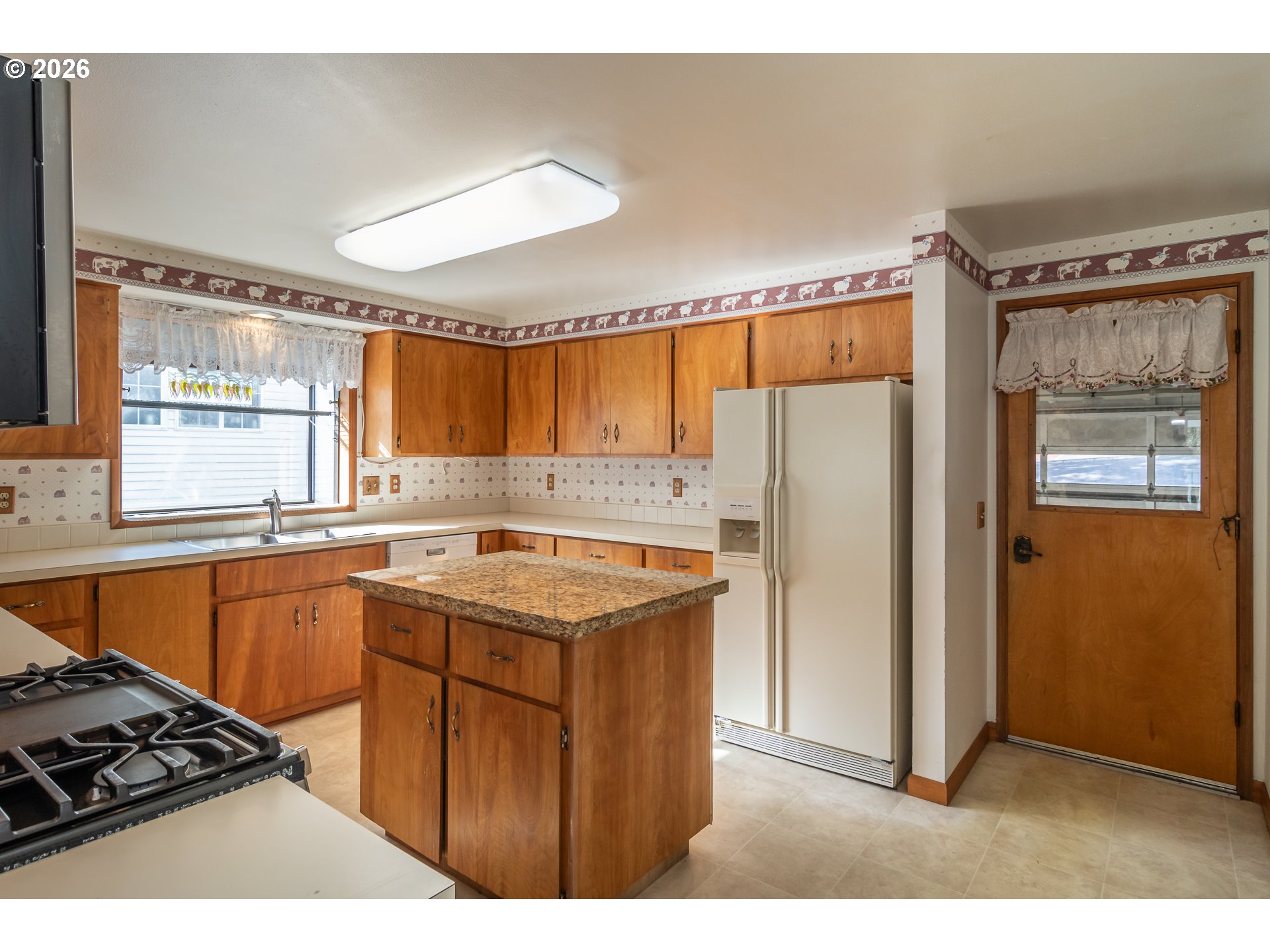 82 N RIVER DR