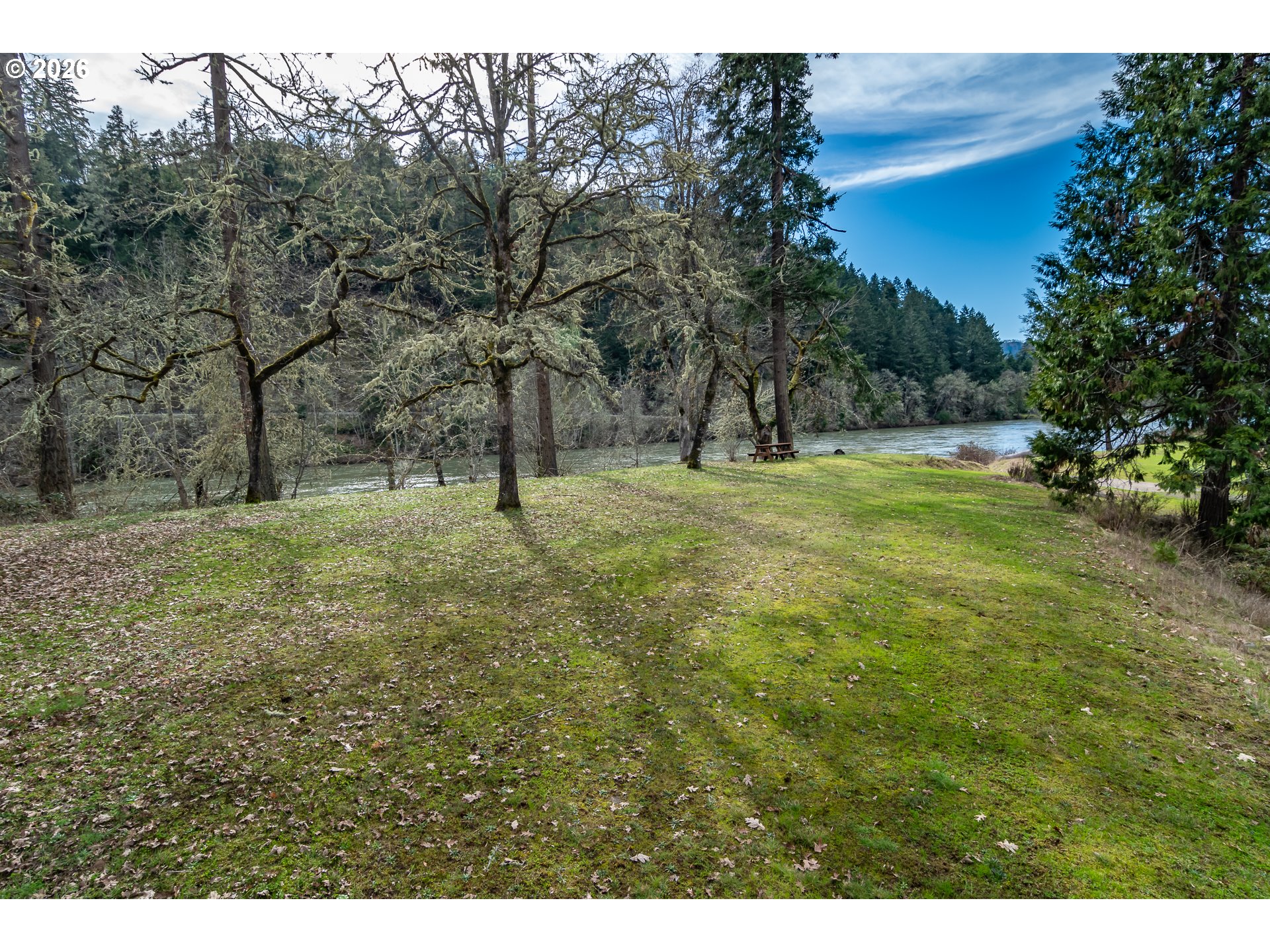 82 N RIVER DR