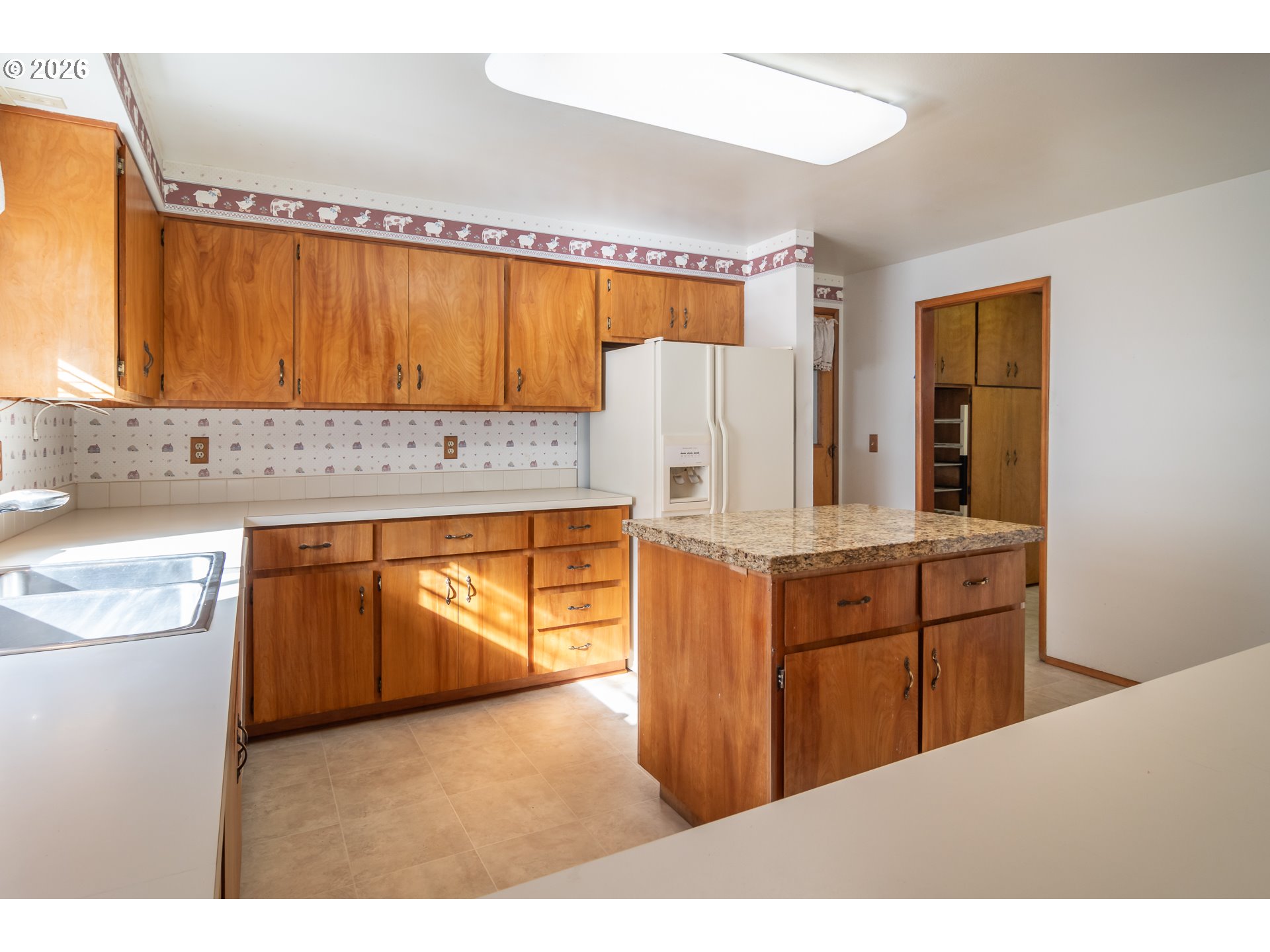 82 N RIVER DR