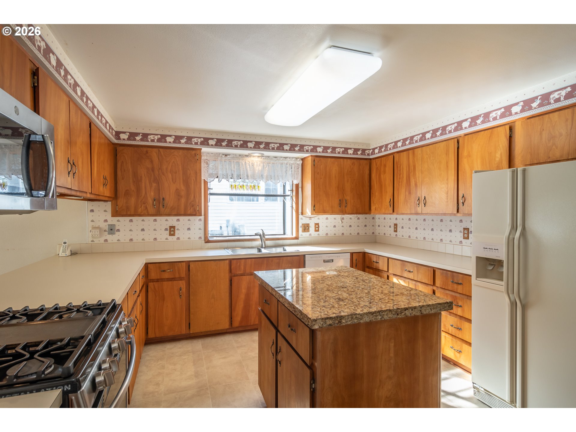 82 N RIVER DR