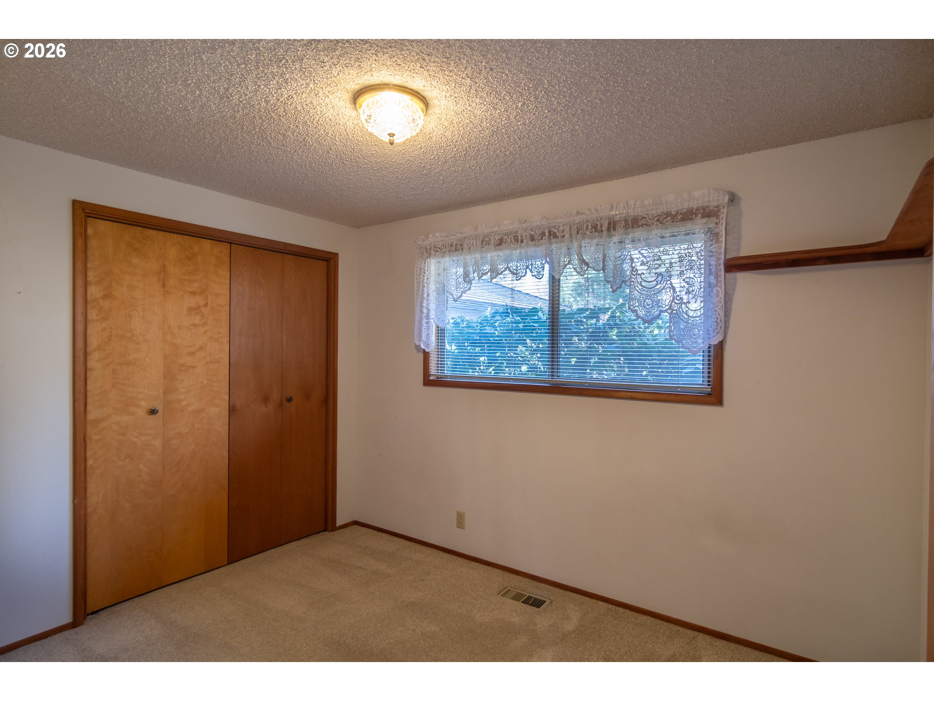 82 N RIVER DR