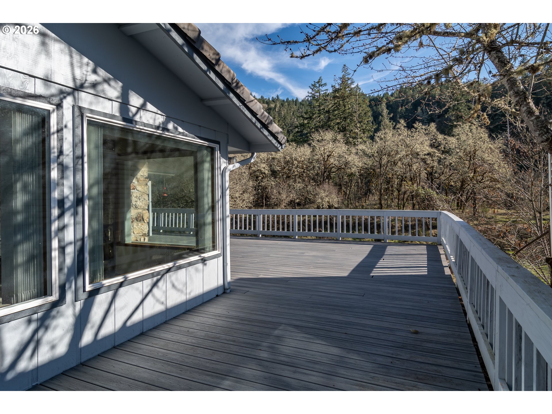 82 N RIVER DR