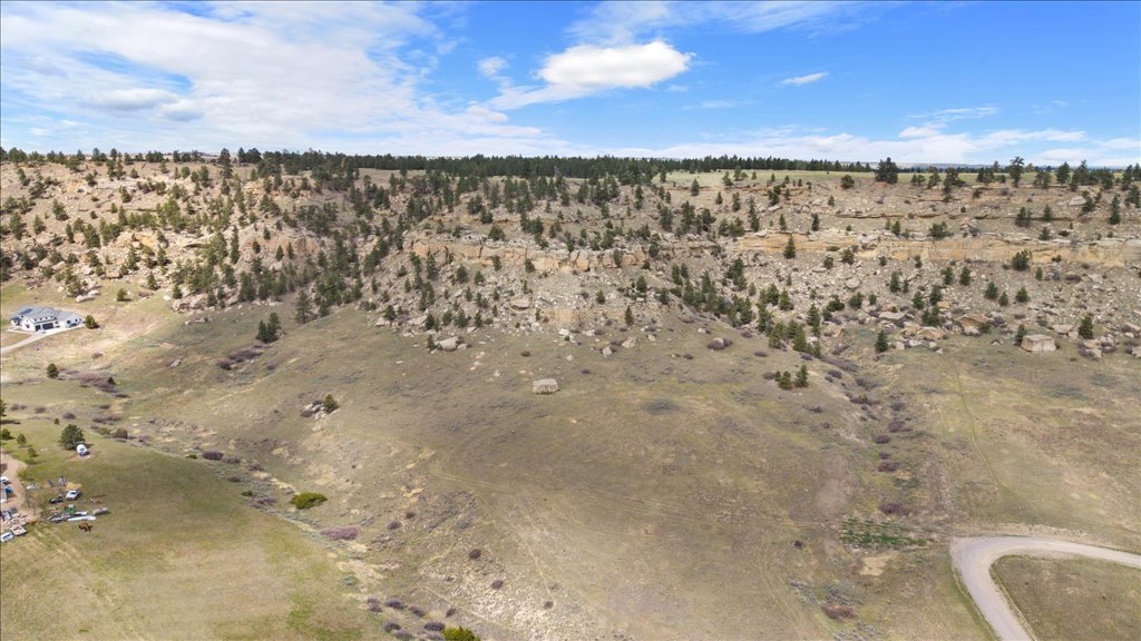 8925 Picnic Rock Trail