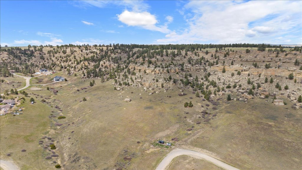 8925 Picnic Rock Trail