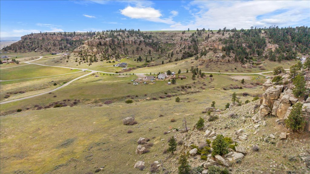 8925 Picnic Rock Trail