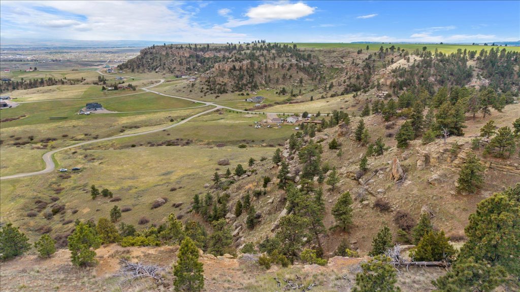 8925 Picnic Rock Trail
