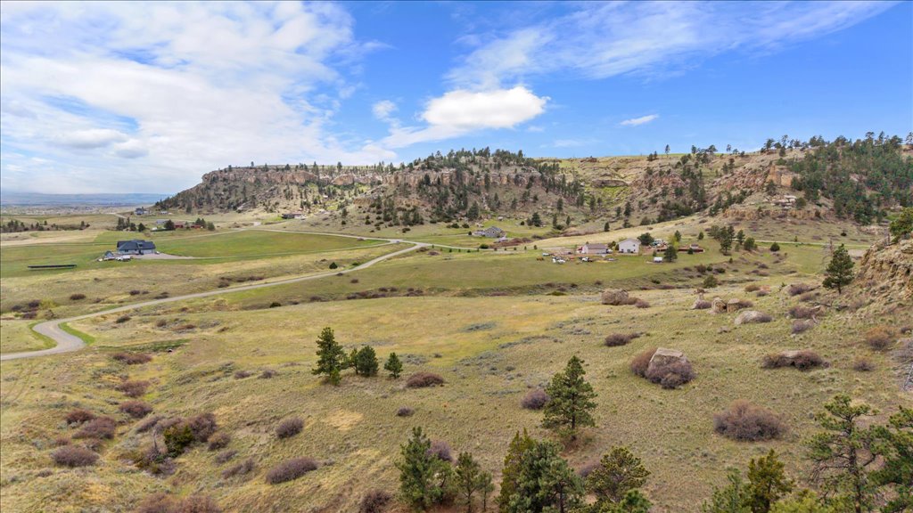 8925 Picnic Rock Trail