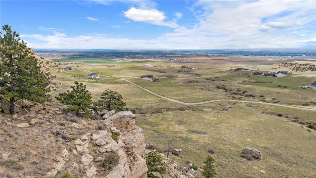 8925 Picnic Rock Trail