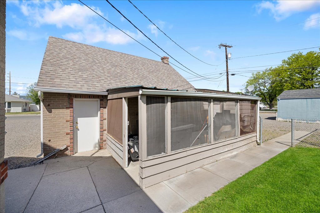 1045 Central Avenue