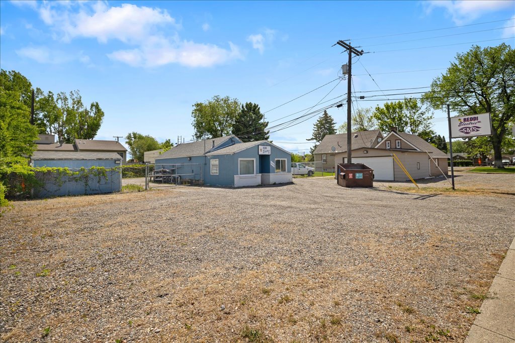 1045 Central Avenue