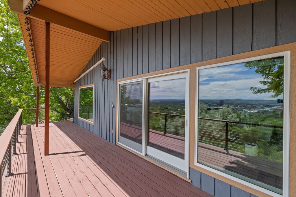 194 Mountain View Boulevard
