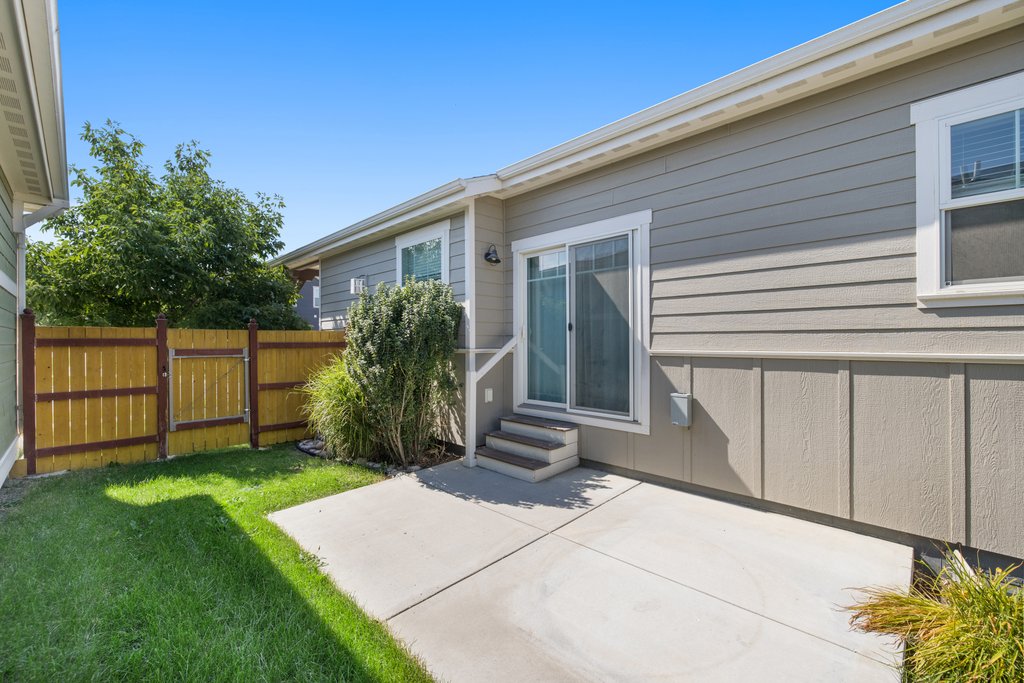 1809 Annas Garden Ln
