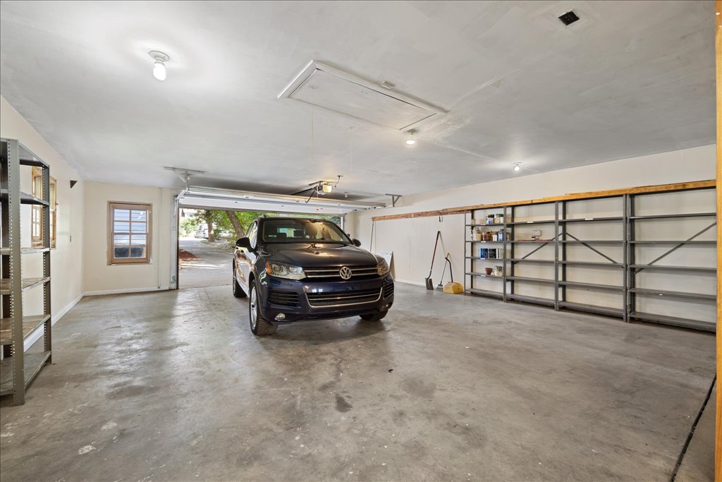 934 Poly Dr