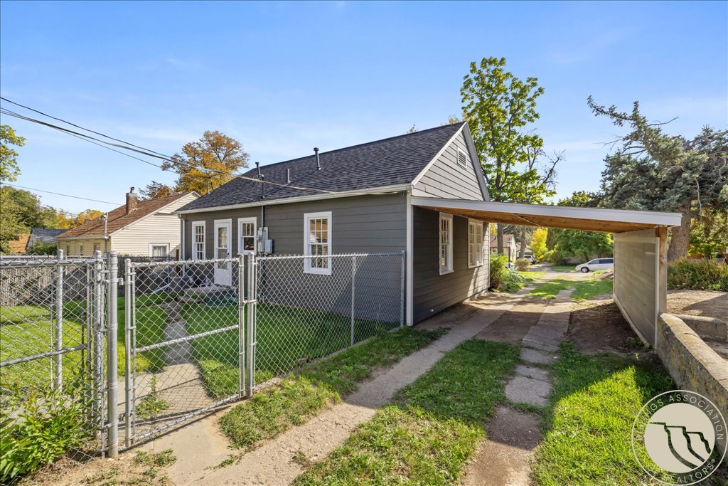627 Alderson Ave