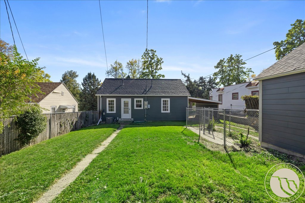 627 Alderson Ave