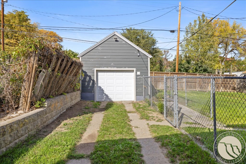 627 Alderson Ave