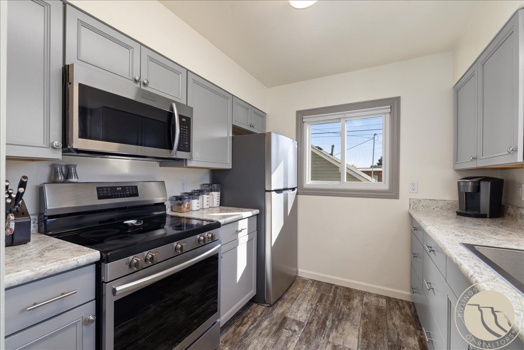 1420 7th Street W