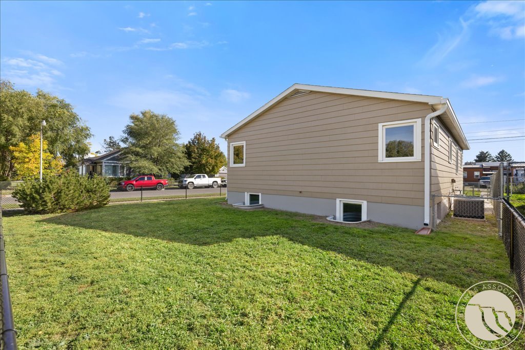 1420 7th Street W