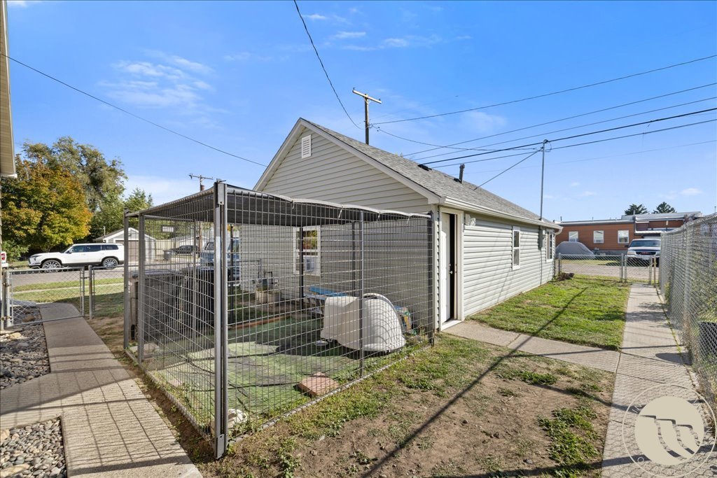 1420 7th Street W