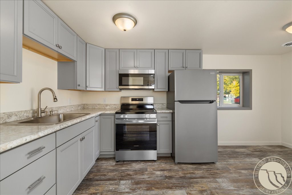 1420 7th Street W