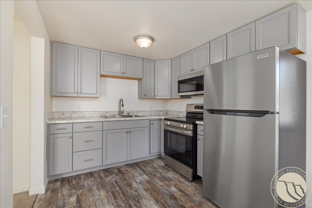 1420 7th Street W