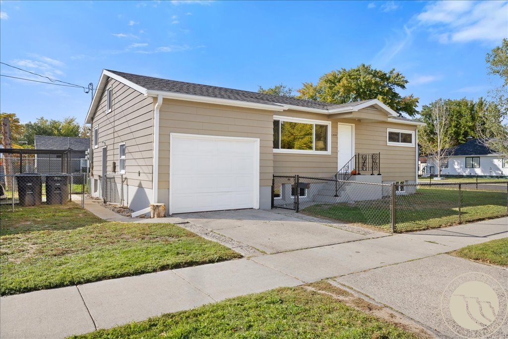 1420 7th Street W