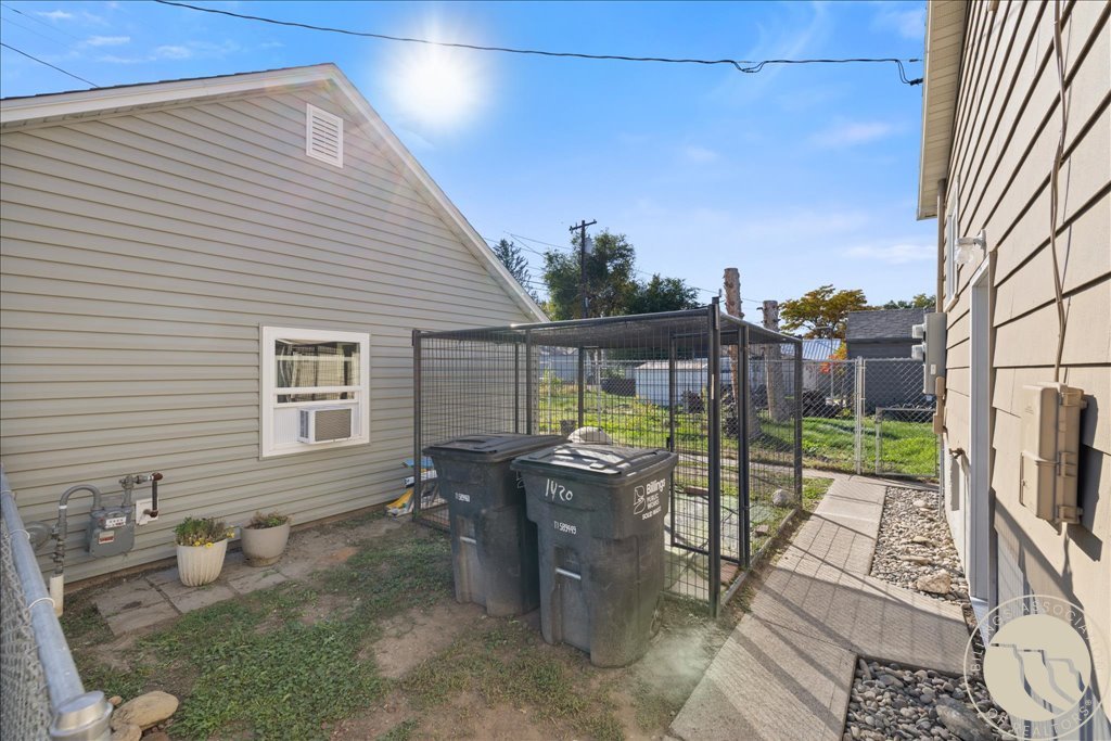 1420 7th Street W