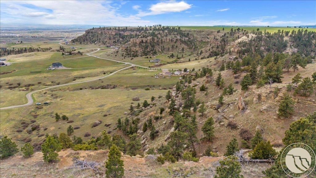 8925 Picnic Rock Trail