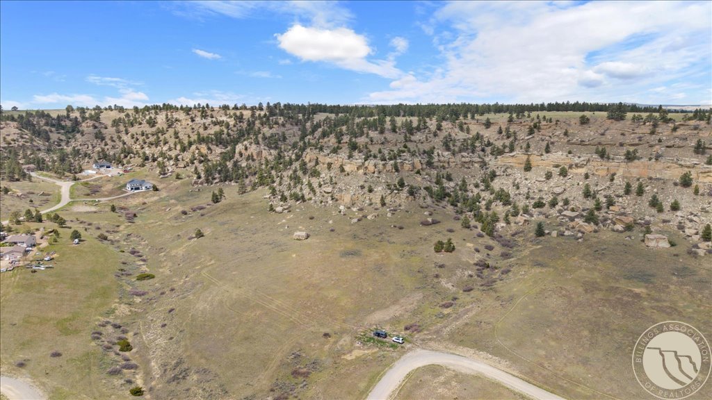 8925 Picnic Rock Trail