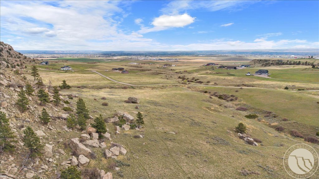 8925 Picnic Rock Trail