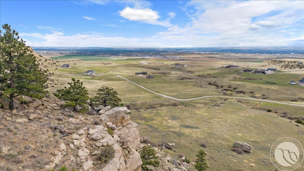 8925 Picnic Rock Trail