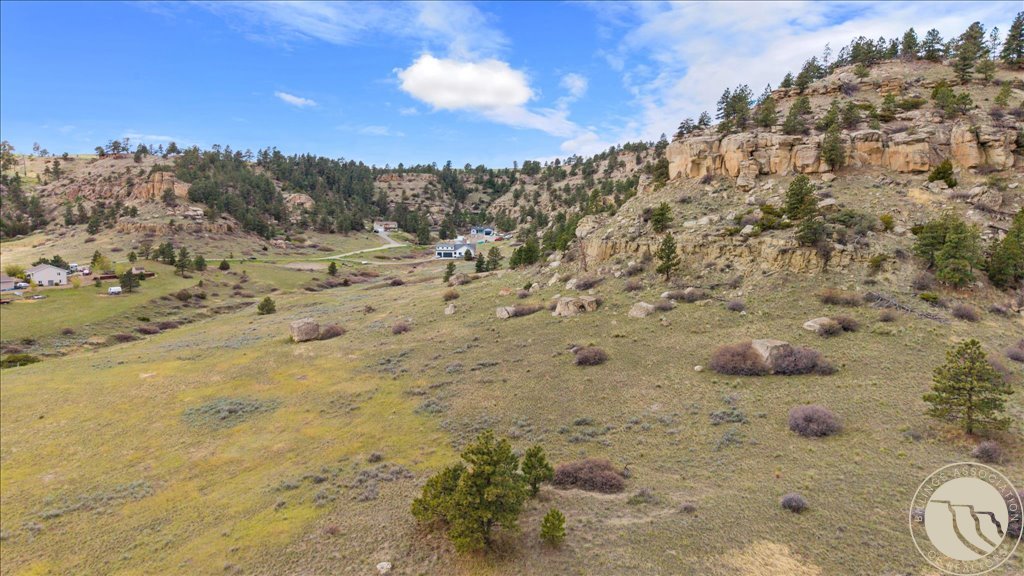 8925 Picnic Rock Trail