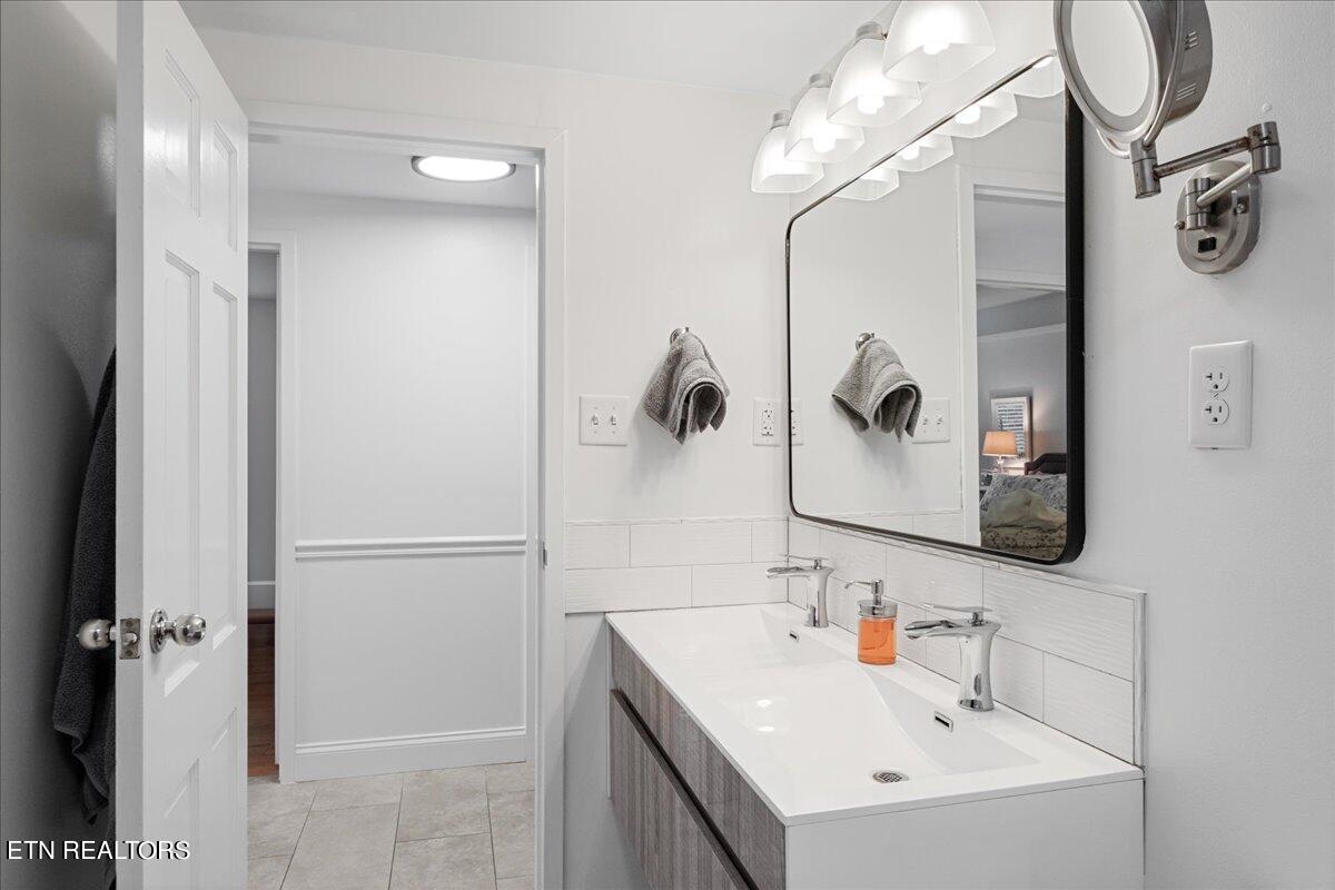 1400 Kenesaw Ave, 11K