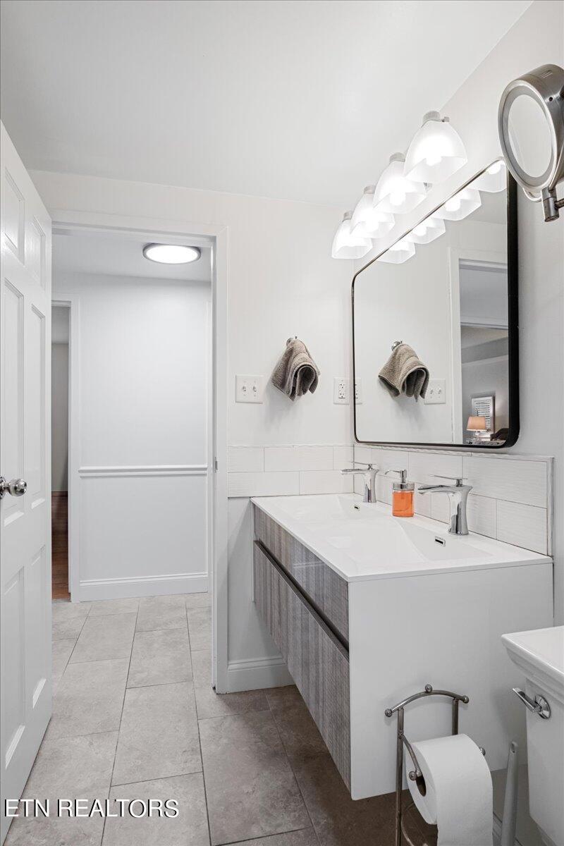 1400 Kenesaw Ave, 11K