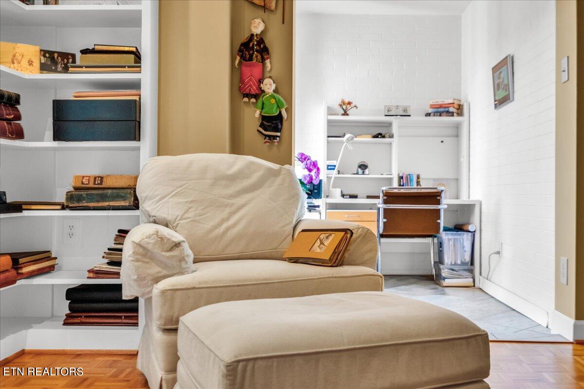 1400 Kenesaw Ave, 13R