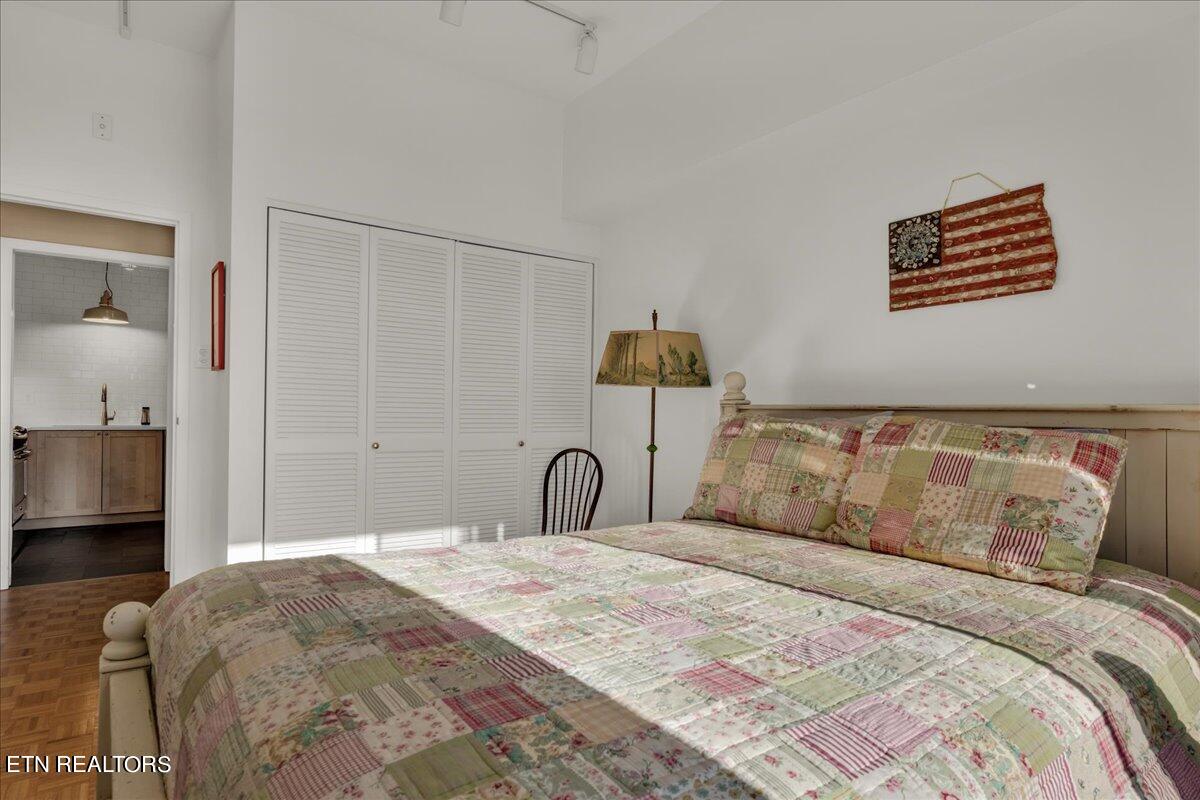 1400 Kenesaw Ave, 13R