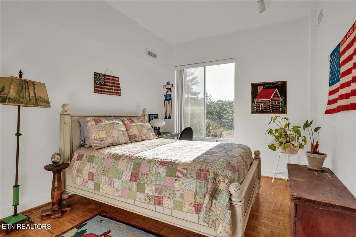 1400 Kenesaw Ave, 13R