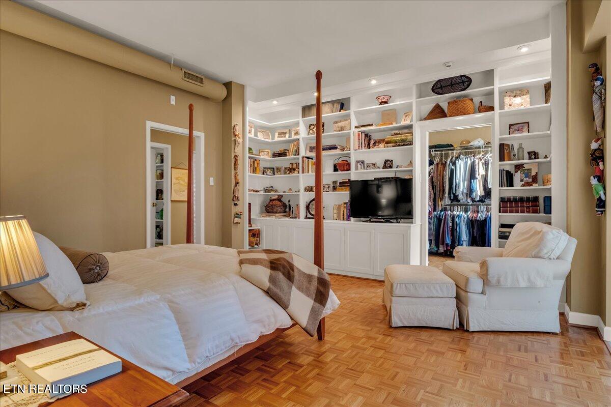 1400 Kenesaw Ave, 13R