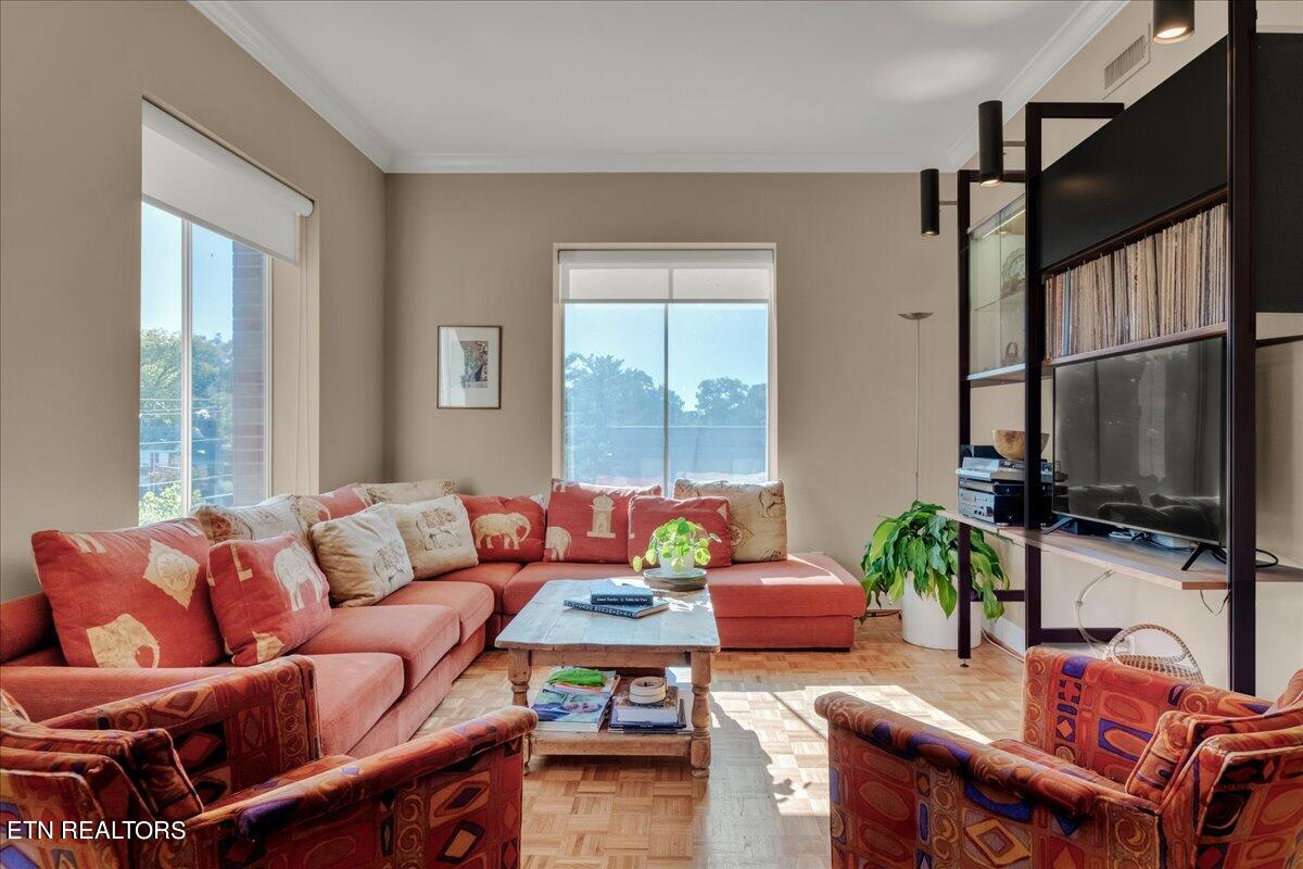 1400 Kenesaw Ave, 13R