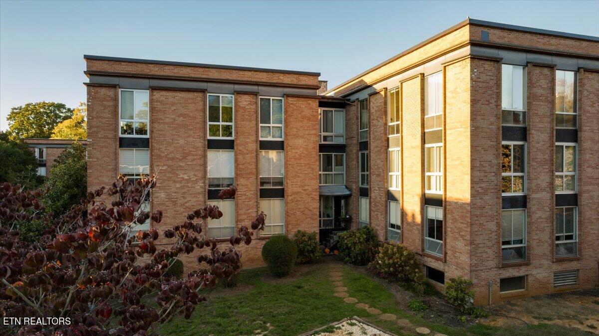 1400 Kenesaw Ave, 13R