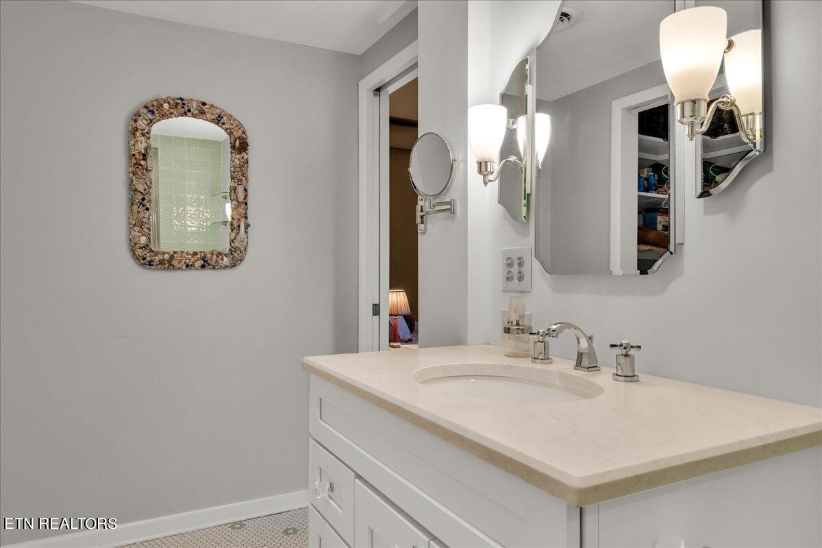 1400 Kenesaw Ave, 13R