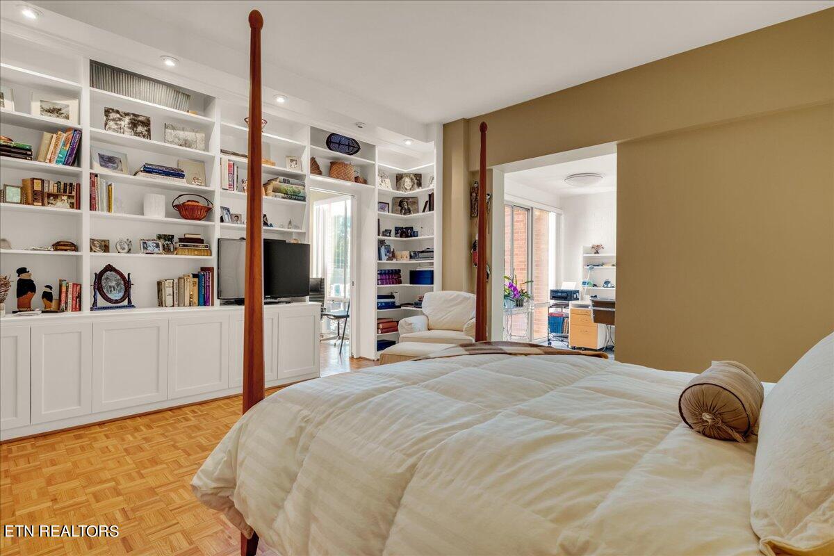 1400 Kenesaw Ave, 13R