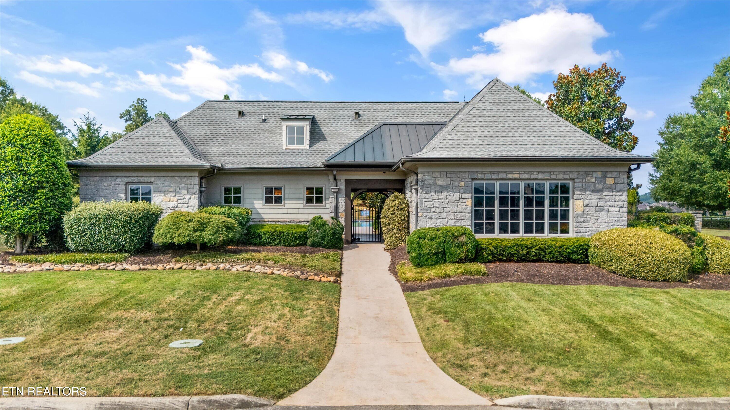 3738 Edgewater Way