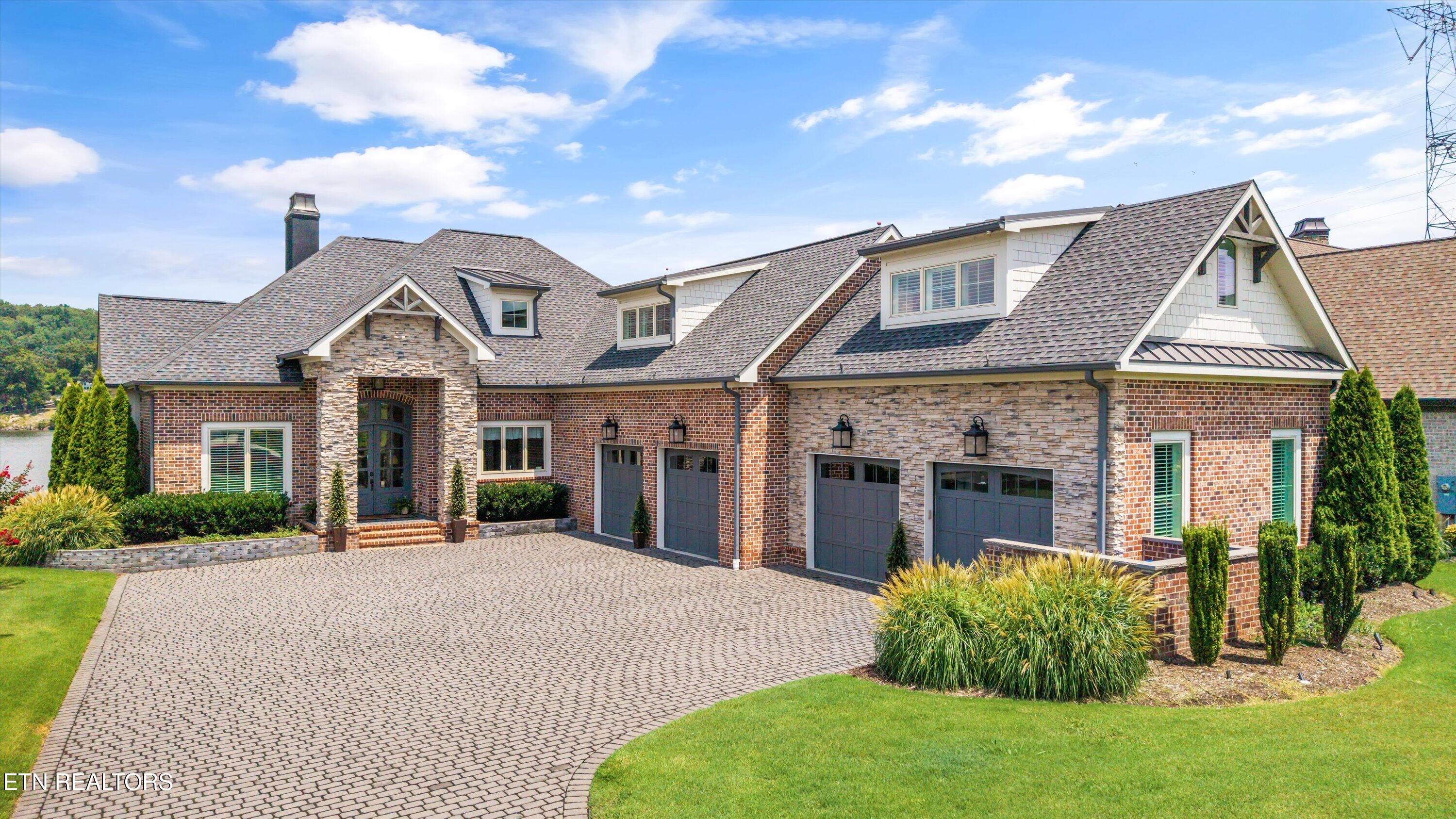 3738 Edgewater Way