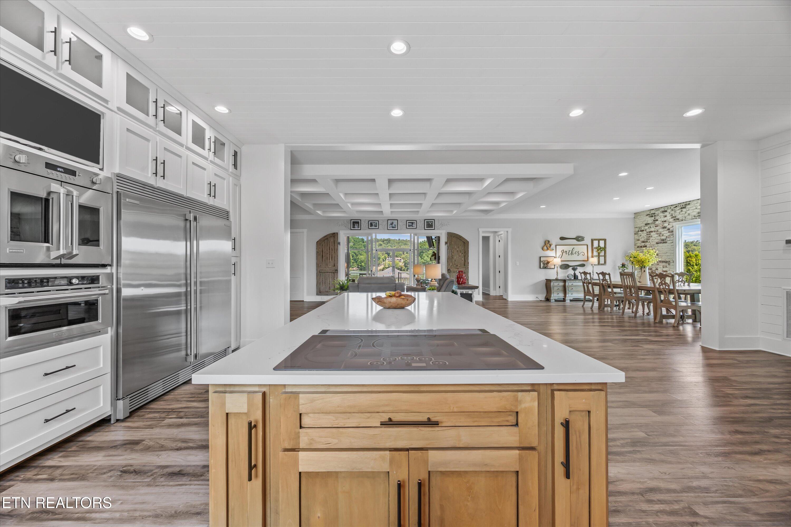 3738 Edgewater Way