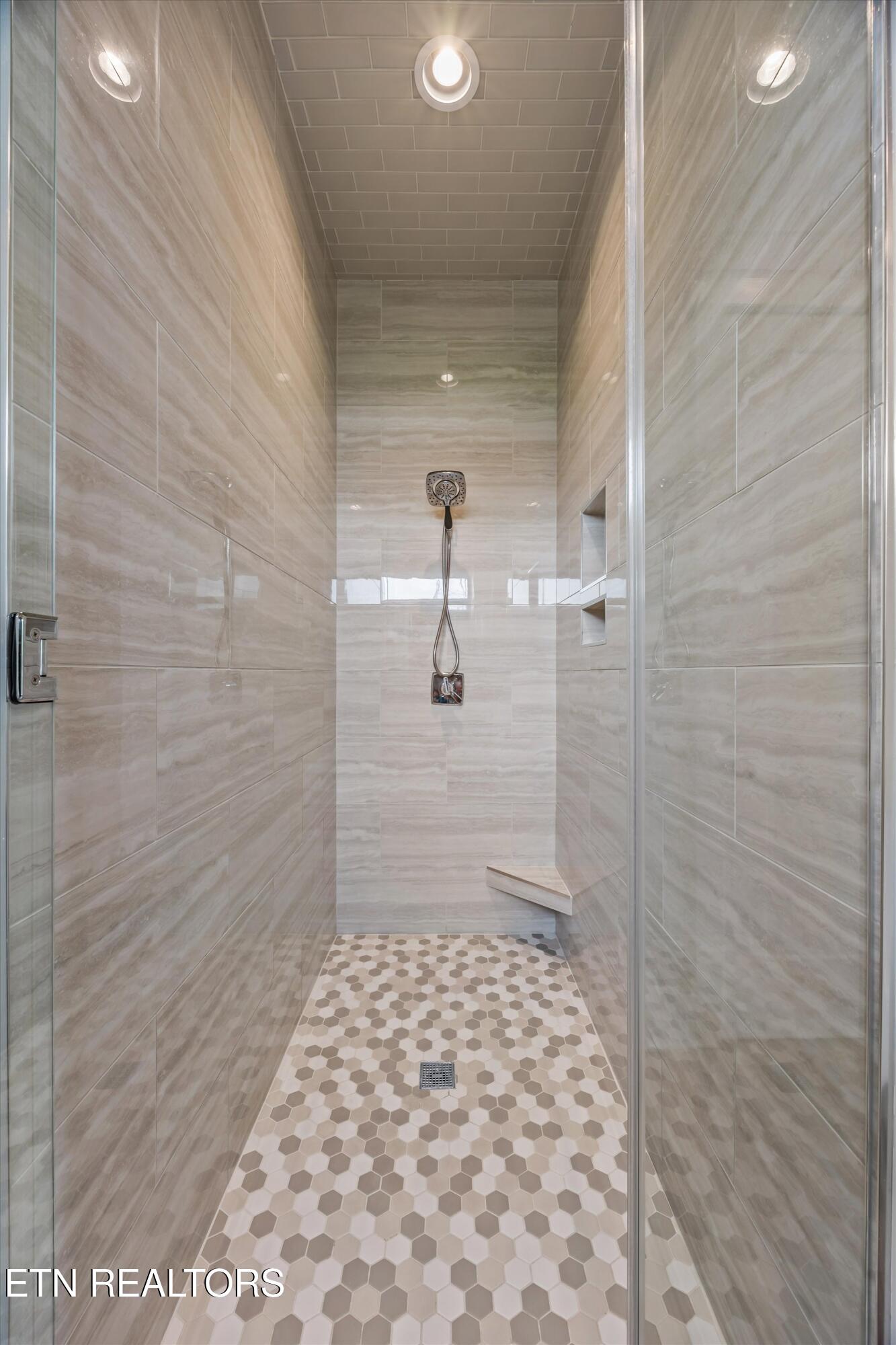 3738 Edgewater Way