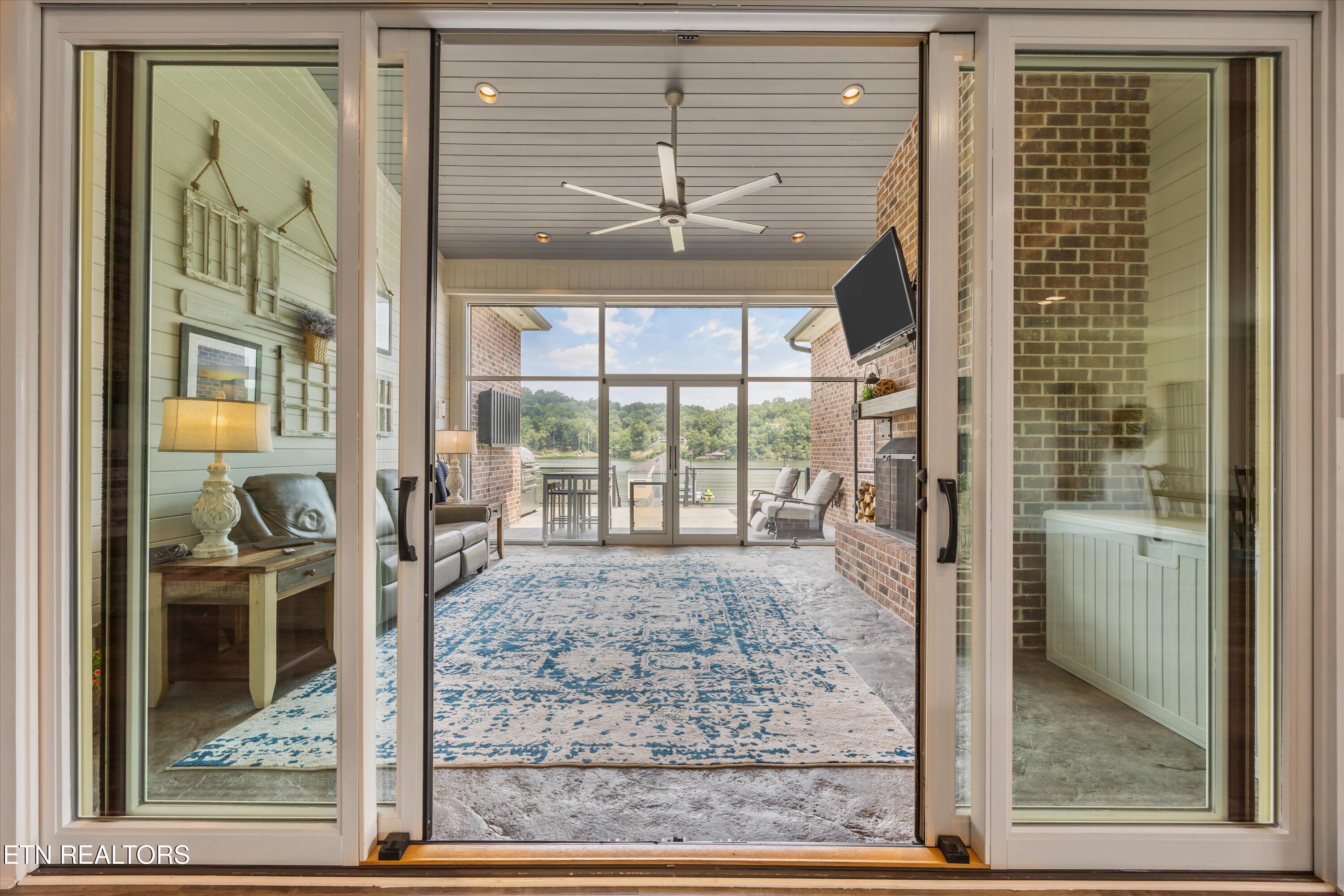 3738 Edgewater Way