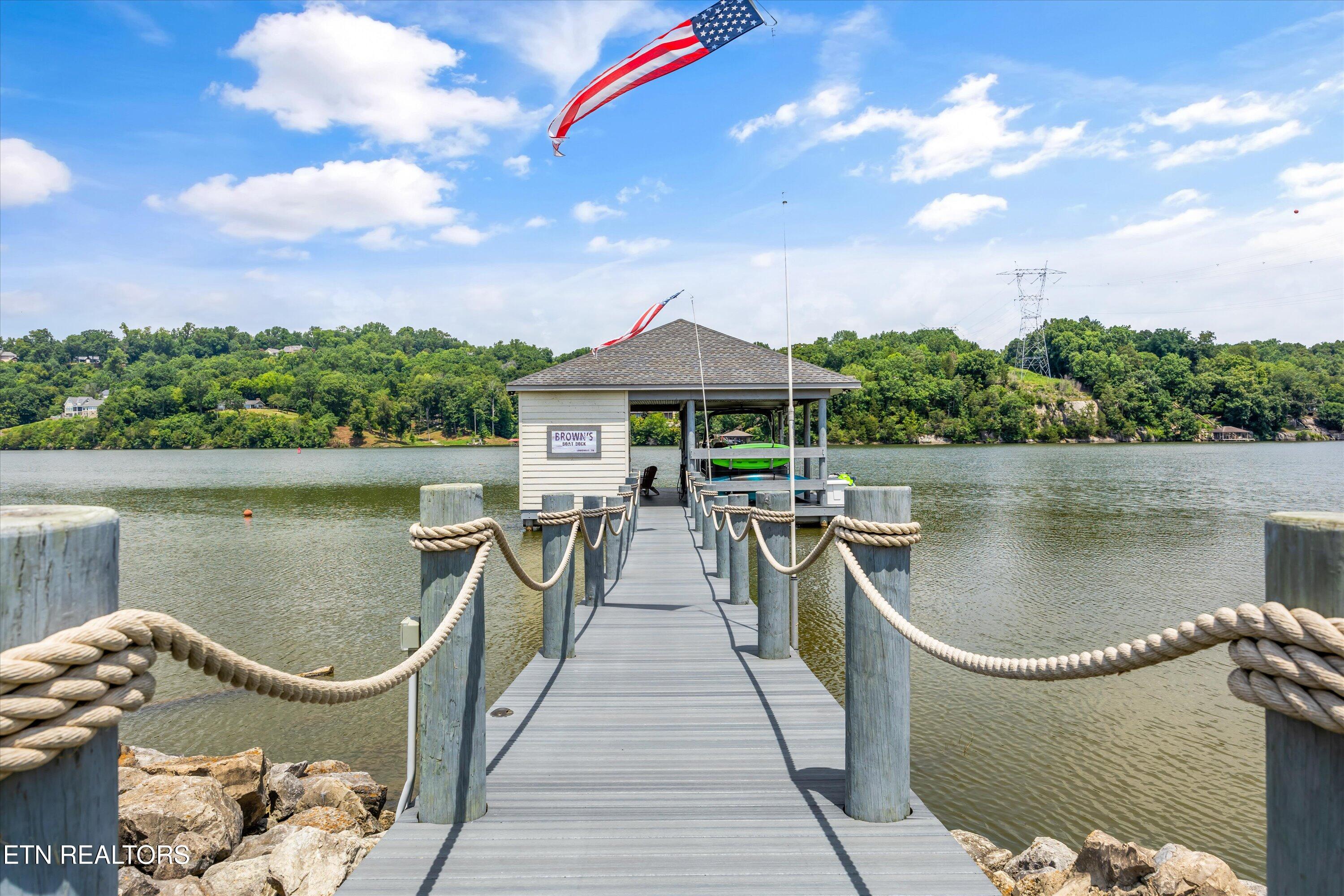 3738 Edgewater Way